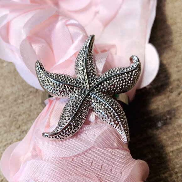Coastal Starfish Napkin Ring Holder Set of 4 Silver Textured Table Beach Home - Picture 3 of 11